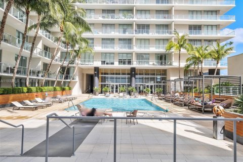 Condo in Miami, Florida, 2 bedrooms  № 2054257 - photo 26