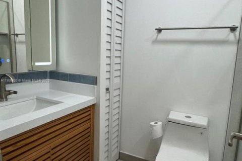 Снять в аренду виллу или дом в Майами, Флорида 3 спальни, 158.03м2, № 1965415 - фото 15