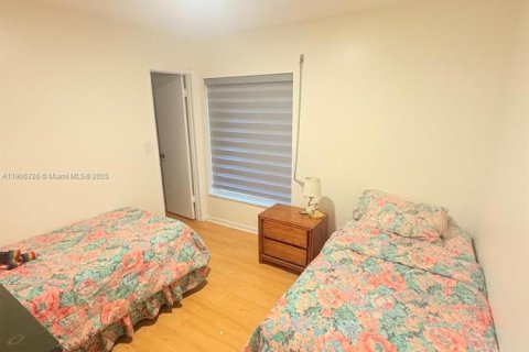 Снять в аренду виллу или дом в Майами, Флорида 3 спальни, 158.03м2, № 1965415 - фото 13