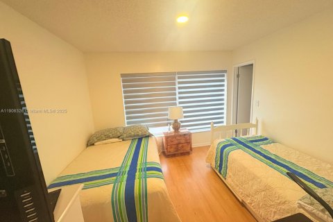 Villa ou maison à louer à Miami, Floride: 3 chambres, 158.03 m2 № 1965415 - photo 11