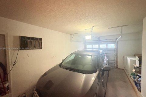 Снять в аренду виллу или дом в Майами, Флорида 3 спальни, 158.03м2, № 1965415 - фото 25