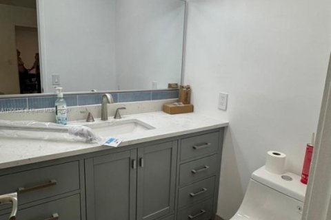 Снять в аренду виллу или дом в Майами, Флорида 3 спальни, 158.03м2, № 1965415 - фото 17