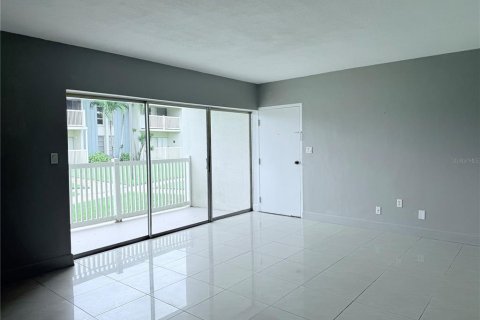 Condo in Merrit Island, Florida, 2 bedrooms  № 1777033 - photo 4