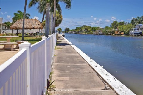Condo in Merrit Island, Florida, 2 bedrooms  № 1777033 - photo 29