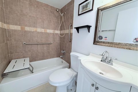 Condo in Merrit Island, Florida, 2 bedrooms  № 1777033 - photo 18