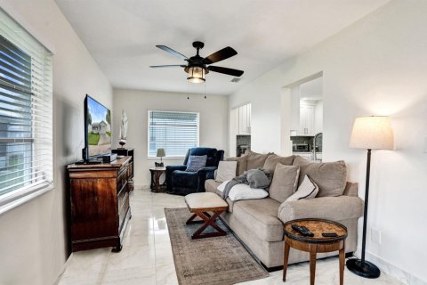 Villa ou maison à vendre à Boynton Beach, Floride: 2 chambres, 122.35 m2 № 2414373 - photo 12