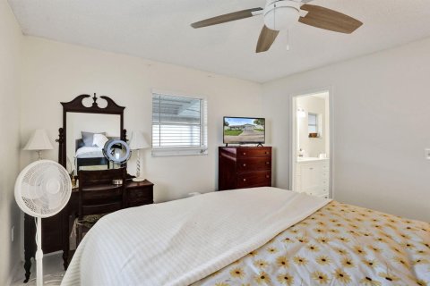 Villa ou maison à vendre à Boynton Beach, Floride: 2 chambres, 122.35 m2 № 2414373 - photo 18