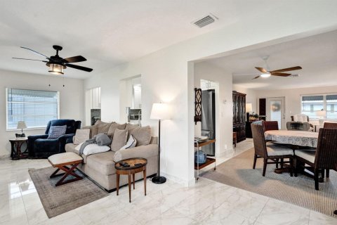 Villa ou maison à vendre à Boynton Beach, Floride: 2 chambres, 122.35 m2 № 2414373 - photo 11