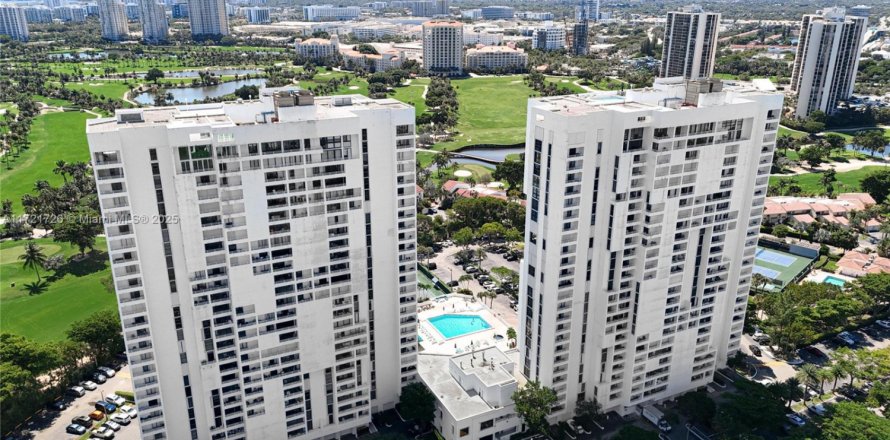 Condo à Aventura, Floride, 3 chambres № 1861421