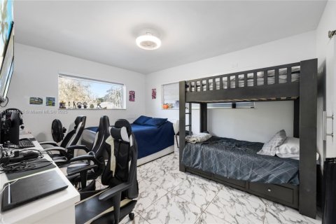 House in North Miami, Florida 4 bedrooms № 1936462 - photo 11