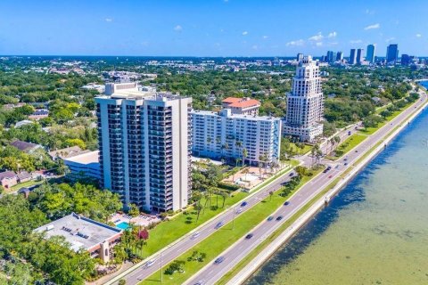 Condominio en venta en Tampa, Florida, 2 dormitorios, 141.21 m2 № 1112634 - foto 1