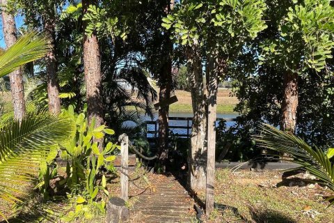 House in Port St. Lucie, Florida 3 bedrooms, 163.97 sq.m. № 2281393