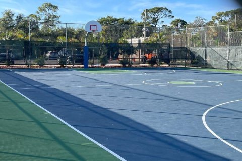 House in Port St. Lucie, Florida 3 bedrooms, 163.97 sq.m. № 2281393 - photo 23