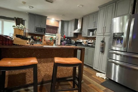 House in Port St. Lucie, Florida 3 bedrooms, 163.97 sq.m. № 2281393 - photo 9