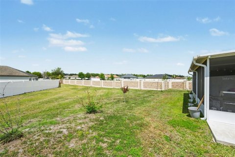 House in Zephyrhills, Florida 4 bedrooms, 215.07 sq.m. № 2102028 - photo 25