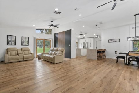 Casa en venta en Lutz, Florida, 3 dormitorios, 220.74 m2 № 2208354 - foto 8