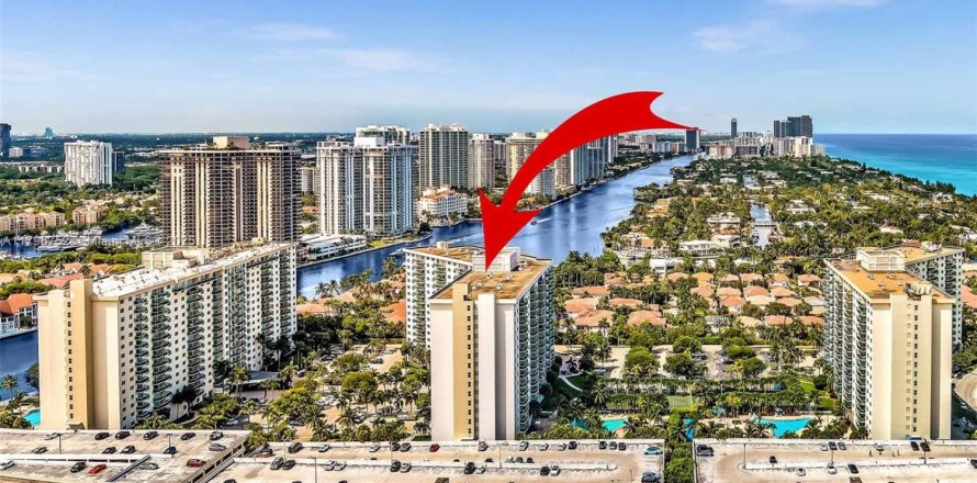 Condo in Sunny Isles Beach, Florida, 1 bedroom № 1682597