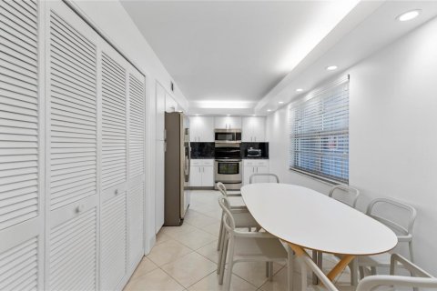 Купить кондоминиум в Помпано-Бич, Флорида 3 комнаты, 150.5м2, № 2083783 - фото 6