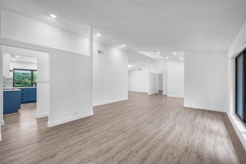 Снять в аренду виллу или дом в Бока-Ратон, Флорида 4 спальни, 233м2, № 1955651 - фото 11