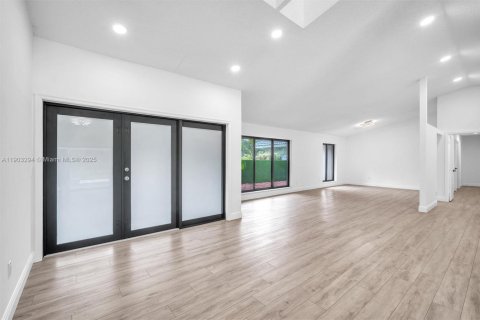 Снять в аренду виллу или дом в Бока-Ратон, Флорида 4 спальни, 233м2, № 1955651 - фото 6