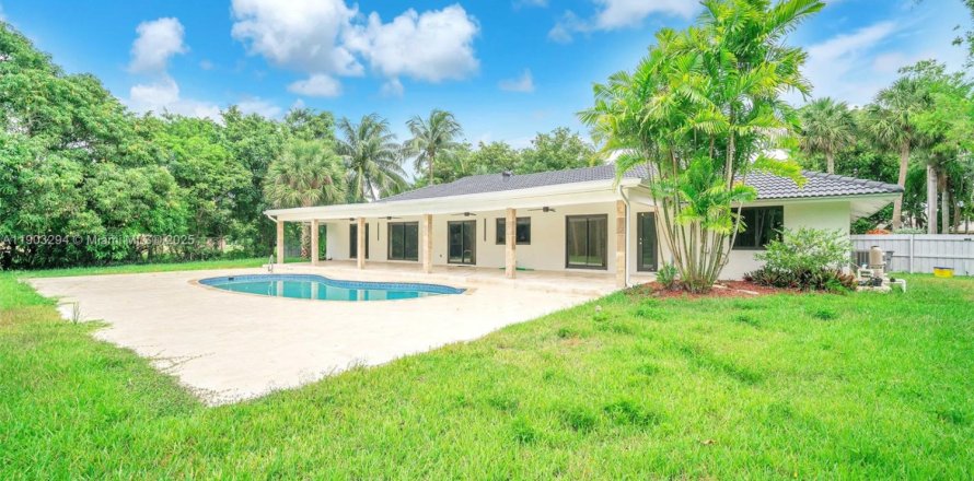 Дом в Бока-Ратон, Флорида 4 спальни, 233м2 № 1955651