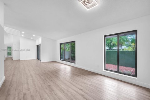 Снять в аренду виллу или дом в Бока-Ратон, Флорида 4 спальни, 233м2, № 1955651 - фото 9