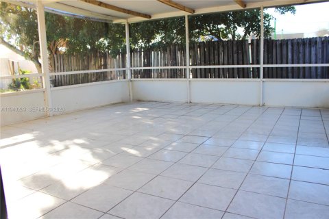 Villa ou maison à vendre à Fort Lauderdale, Floride: 5 chambres, 171.87 m2 № 1998402 - photo 13