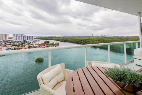 Condo in Sunny Isles Beach, Florida, 3 bedrooms  № 2010127 - photo 10