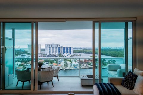 Condo in Sunny Isles Beach, Florida, 3 bedrooms  № 2010127 - photo 2