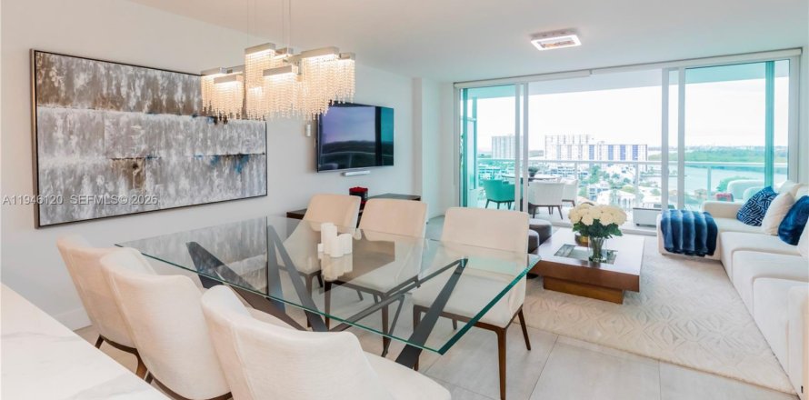 Condo in Sunny Isles Beach, Florida, 3 bedrooms  № 2010127