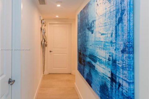 Condo in Sunny Isles Beach, Florida, 3 bedrooms  № 2010127 - photo 18