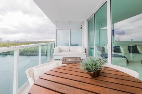 Condo in Sunny Isles Beach, Florida, 3 bedrooms  № 2010127 - photo 9