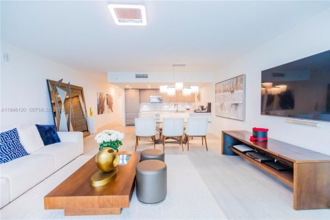 Condo in Sunny Isles Beach, Florida, 3 bedrooms  № 2010127 - photo 4