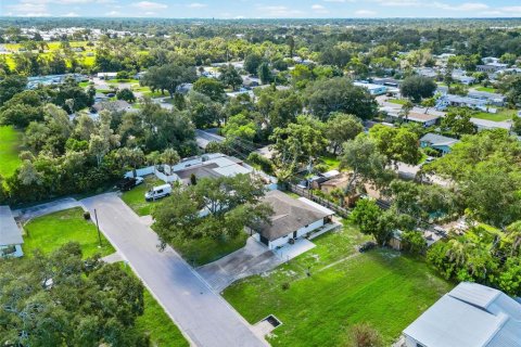 Villa ou maison à vendre à Sarasota, Floride: 3 chambres, 146.79 m2 № 2302882 - photo 23