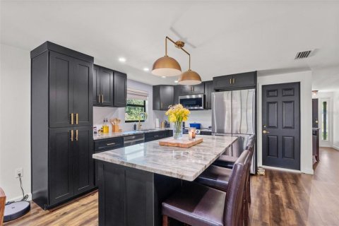 Villa ou maison à vendre à Sarasota, Floride: 3 chambres, 146.79 m2 № 2302882 - photo 8