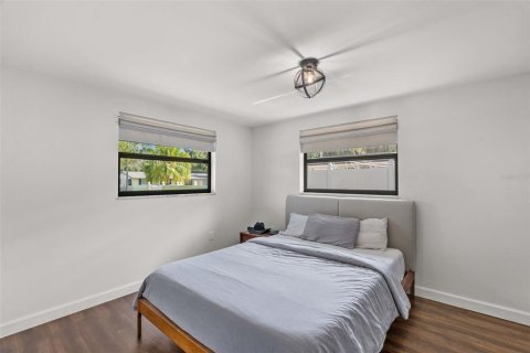 Villa ou maison à vendre à Sarasota, Floride: 3 chambres, 146.79 m2 № 2302882 - photo 13