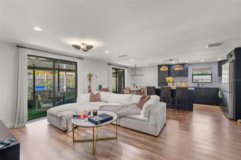 Villa ou maison à vendre à Sarasota, Floride: 3 chambres, 146.79 m2 № 2302882 - photo 7