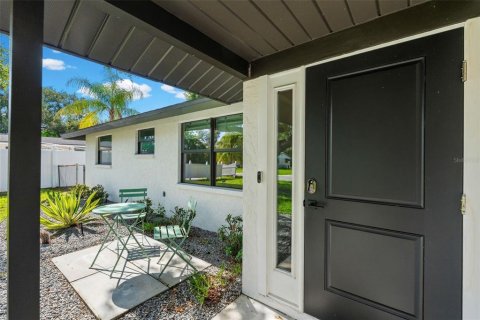 Villa ou maison à vendre à Sarasota, Floride: 3 chambres, 146.79 m2 № 2302882 - photo 3