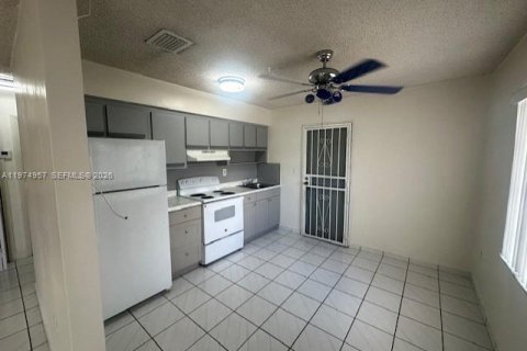 Снять в аренду виллу или дом в Майами, Флорида 2 спальни, 238.94м2, № 2041340 - фото 4