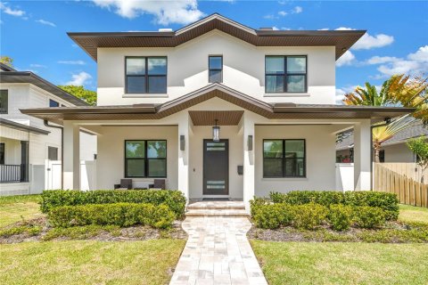 Casa en Saint Petersburg, Florida 5 dormitorios, 325.99 m2 № 2119010