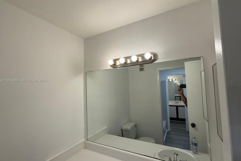 Copropriété à louer à Miami, Floride: 2 chambres, 94.67 m2 № 2153301 - photo 17