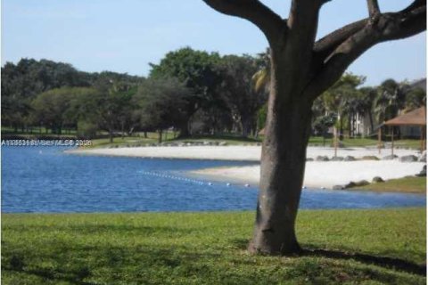 Copropriété à louer à Miami, Floride: 2 chambres, 94.67 m2 № 2153301 - photo 23