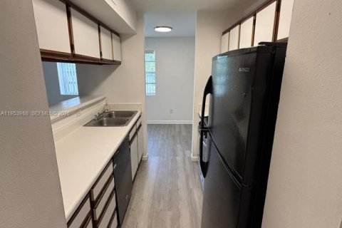 Copropriété à louer à Miami, Floride: 2 chambres, 94.67 m2 № 2153301 - photo 7