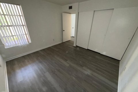 Copropriété à louer à Miami, Floride: 2 chambres, 94.67 m2 № 2153301 - photo 13