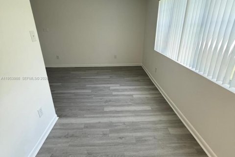 Copropriété à louer à Miami, Floride: 2 chambres, 94.67 m2 № 2153301 - photo 5