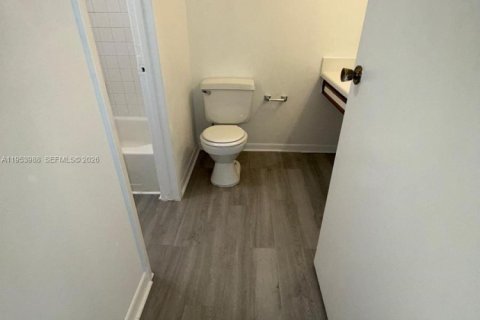 Copropriété à louer à Miami, Floride: 2 chambres, 94.67 m2 № 2153301 - photo 14