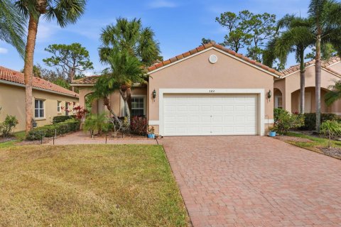 House in Port St. Lucie, Florida 3 bedrooms, 153.29 sq.m. № 2191091