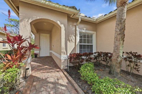 Casa en venta en Port St. Lucie, Florida, 3 dormitorios, 153.29 m2 № 2191091 - foto 2