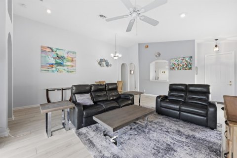 Casa en venta en Port St. Lucie, Florida, 3 dormitorios, 153.29 m2 № 2191091 - foto 4
