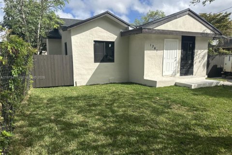 House in Miami, Florida 2 bedrooms, 80.45 sq.m. № 2044052